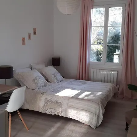 Apartment Studio 22m2 Centre Au Calme Vence